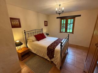 Luxury rural farmhouse retreat - 2