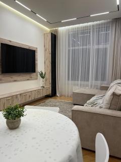 Уютная квартира рядом с ТРЦ Mega SilkWay - 6