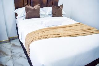 Premier Elegant Apartments - 8