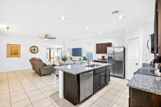 Tropical Desert Oasis Phoenix 5BR 3Bath with Outdoor Tiki Bar & BBQ - 5