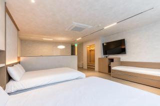 Hotel Comochez Brand New Euljiro Stay 10min Walk to Myeongdong - 3