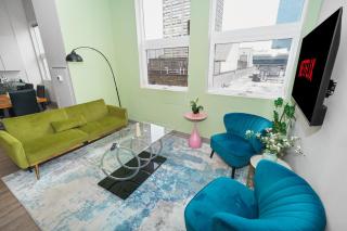 McCormick Place 2BR Oasis with Optional Parking, Patio, Gym for up to 6 guests Near Museum Campus, Grant Park & Soldier Field - 4