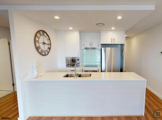 Stunning Water Views and Top Floor Unit - 7