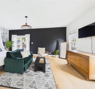 4 BR 2 Deck Fire Pit Pool Table WD 5Gbps - Chicago - 6