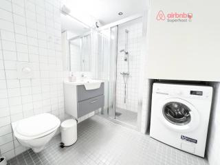 LIVE LIKE TRANQUiL URBAN OASiS KING BED - 9