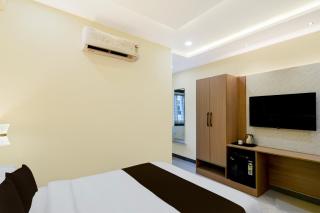 Super Townhouse Oak Premier Raidurg Biodiversity Park - 6