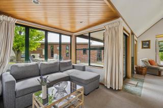 Tranquil Tipperary - Arrowtown Holiday Home - 7