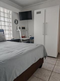 Yakhe self-catering Cozy styled 1 bedroomed - 8