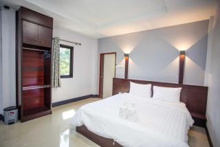 Nakarin Hotel - 1