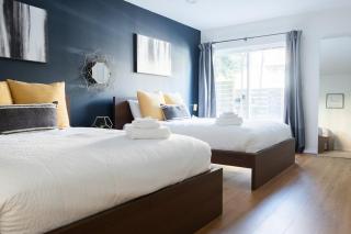 Walk to Space Needle from a Vibrant Cap Hill Loft - 4