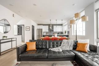 Stylish Urban Retreat w Rooftop Deck - 4