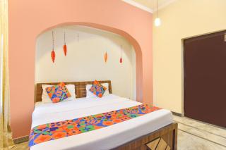 FabHotel Pink Haveli - 1