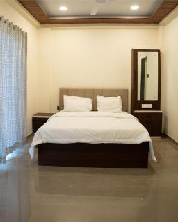 Royal Hilltop Villa 5BHK with Valley Views Panchgani - 6