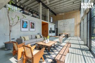 StayVista at Matchbox with Pet-Friendly, BBQ & Lawn - 5