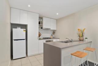 Modern 2BR Apartment Near Flemington Racecourse - 6
