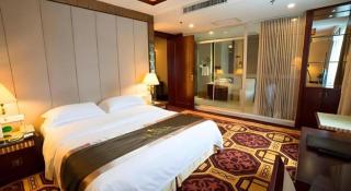 Yijian Holiday Hotel - 1