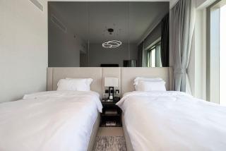 Luxury 2BR Burj Khalifa View Dubai Mall - 3