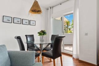 Gorgeous 3 Br Apart with Sea Views, Pool - 2
