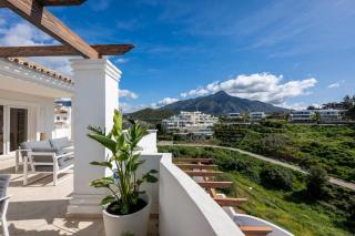 Elegant Duplex Penthouse with Sea and Mountain Views - 6