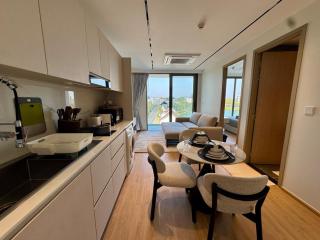 1 bedroom lake view unit walk to EDC - 9