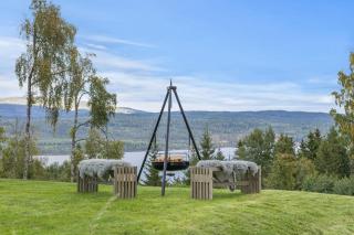 Scenic Lake Cabin, 30 Mins from Airport - 8