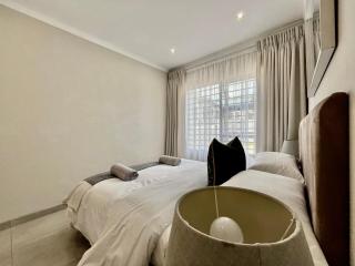 Midrand 2-Bedroom Oasis in Glen Austin - 5
