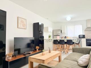 TRIO HOME,3 chambres, parking privé gratuit, wifi haut débit, 10min LA ROCHELLE,15min île de ré - 2
