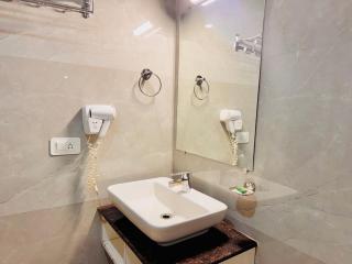 Hotel Yeasel Continental at Ridge Park Gangtok - 8