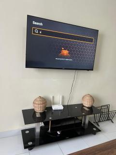 3 bedroom house buxton - 1