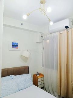 Warm Retreat with Balcony at Shore 2 Residences - 7