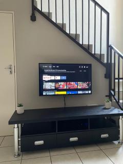 Urban Edge Retreat - 1