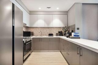 Luxury 4BR Prime Downtown Stay - 3