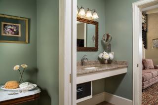 The Queen Victoria - 4