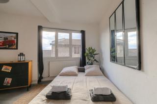 Appart lumineux, WIFI haut débit, proche gare 7 min, Lyon 15 min - 2