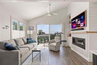 *NEW* Harbor-View West End Condo, Balcony, Parking - 6