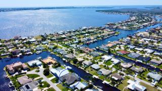 CoralVilla Pure Elegance - prime boat location, pool, hot tub, outdoor kitchen - 9