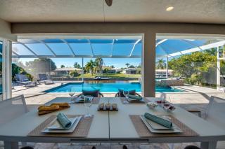 CoralVilla Pure Elegance - prime boat location, pool, hot tub, outdoor kitchen - 1