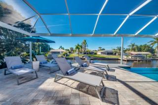 CoralVilla Pure Elegance - prime boat location, pool, hot tub, outdoor kitchen - 3