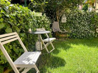 Minimal Chic Parking, Garden near City Center - 2