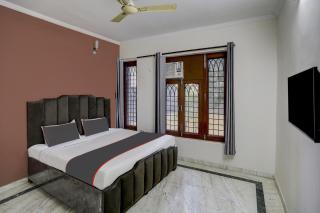 Hotel O Uk House Residency - 1