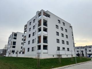 Luxury Apartment with Parking in Trenčín - 5