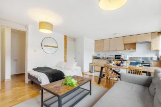 Top Rated 2BR and Balcony by Old St for 6 - 1