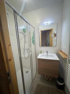 Ski-In Ski-Out Mountain View with Balcony - 2