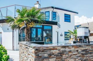 Amber Lights Coastal Getaway, Greatstone - 0