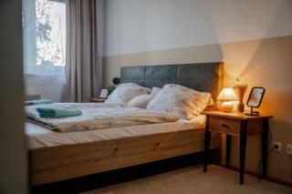 Modern Living - free parking & self Check-in - 7