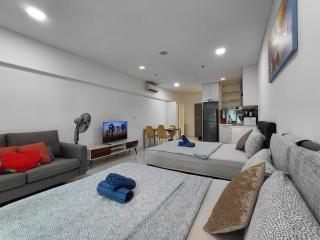 KLCC Summer Suite#3, Monorail, 4Pax - 6