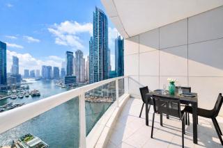Luxury Marina Views Near Mall & Beach, with Gym, Swimming Pool & Car Park - 8