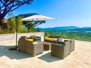 GRICARD Villa T5 avec piscine vue panoramique sur les collines de Grimaud et aperçu mer - Grimaud - 3