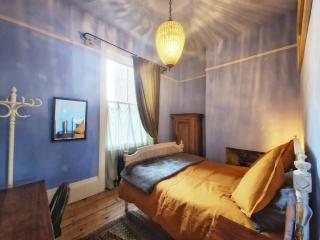 Sea Sprite -large sunny clifftop holiday apartment & private garden - 2