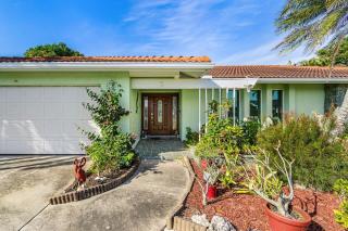 Sunny Cape Coral Escape with Private Heated Pool & Lanai Fun - Palaco Playhouse - Roelens - 2
